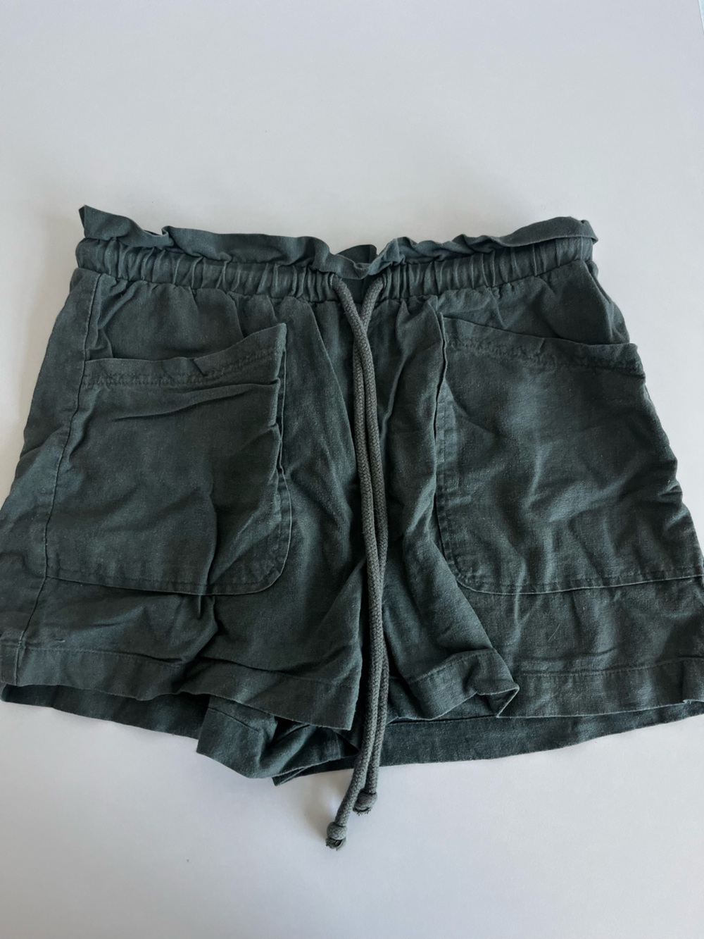 Drawstring Shorts in Dark Green